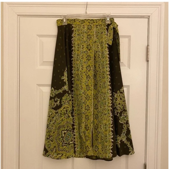 STUNNING Silk Skirt - Picture 1 of 9